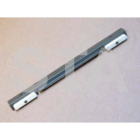L0385KY8
SHOE - DOOR GUIDE, WITH 2 SPUDS, 667MM LONG 