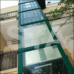 Private lift opposed piston 3 levels of access to 600 x 800